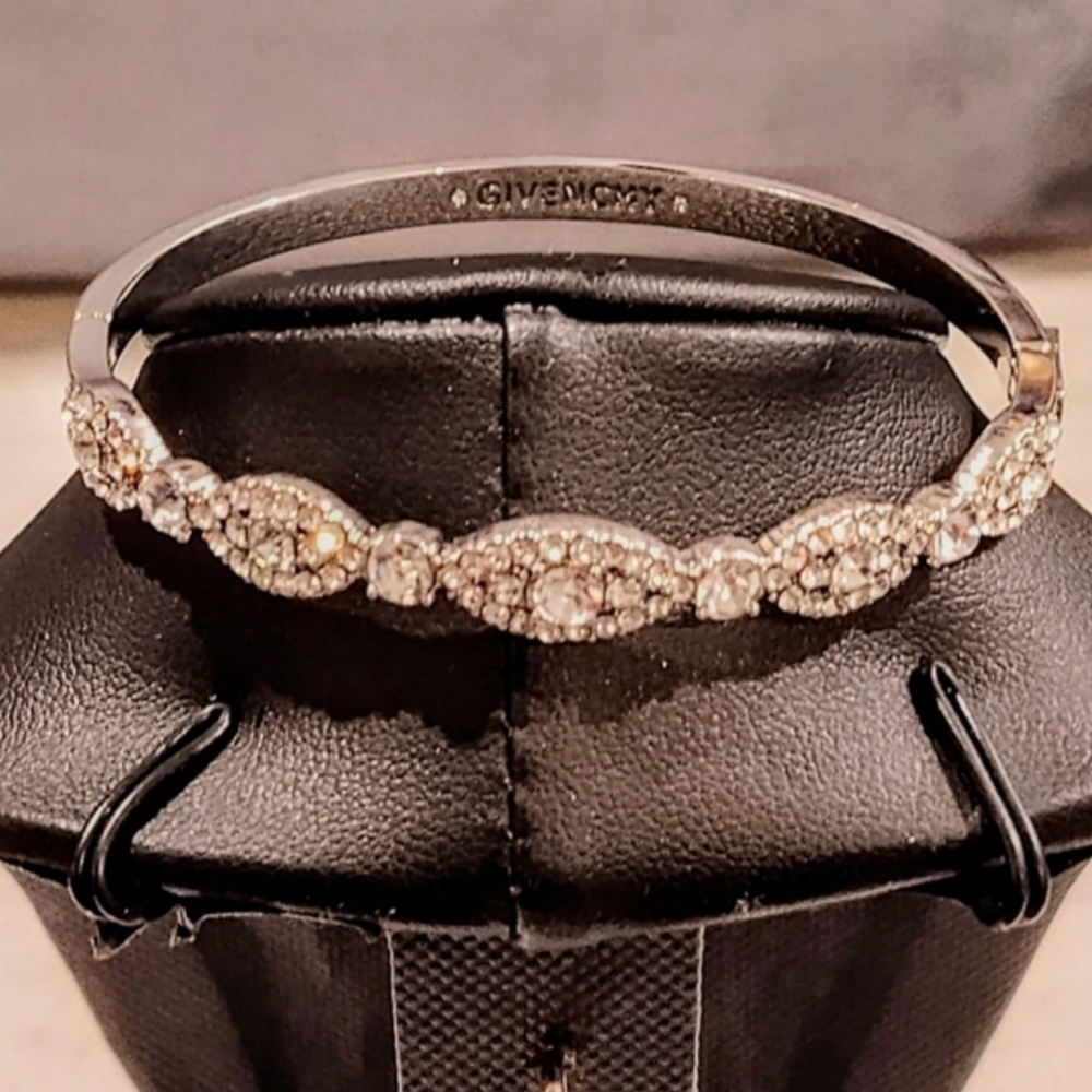 GIVENCHY SILVER FILIGREE PATTERNS WITH CUBIC ZIRCONIA BANGLE BRACELET
